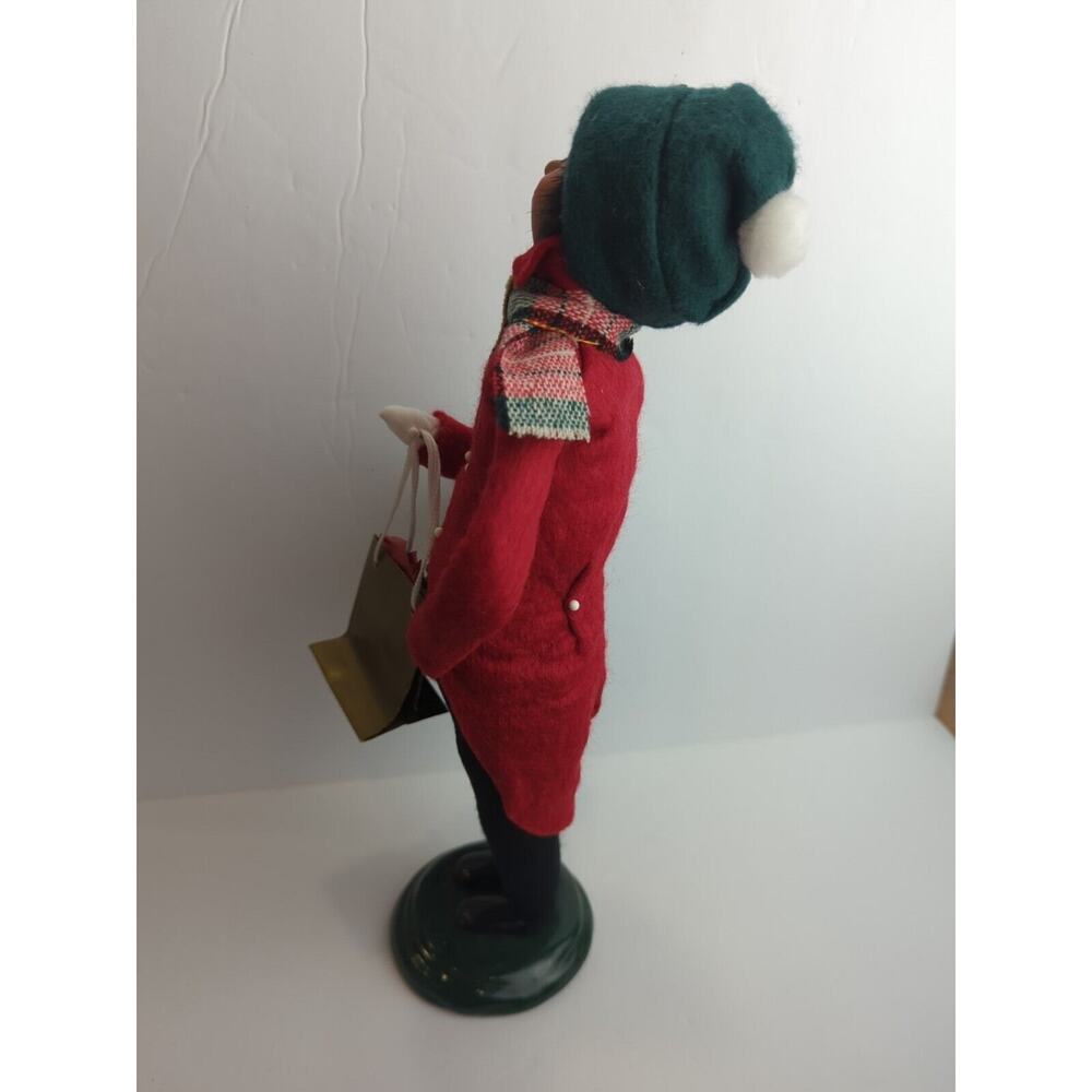Byers Choice Carolers Male Traveler With Duffle & Gift Bag Signed 1999 - Picture 5 of 9